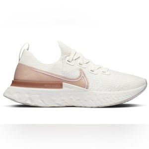 Women’s Nike React Infinity Run Flyknit Shoes